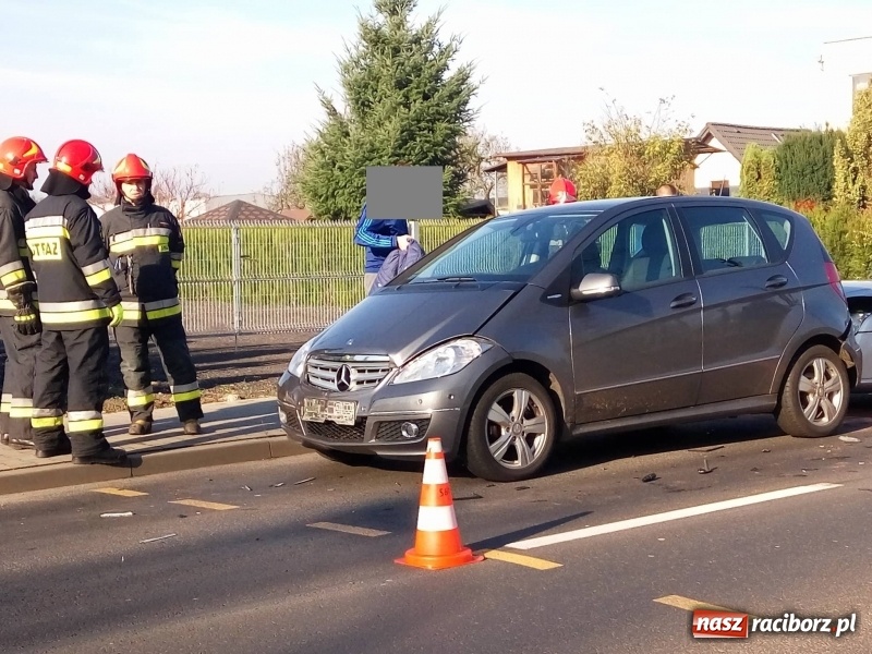 Zdjęcie w galerii na portalu naszraciborz.pl: Zderzenie trzech pojazdów na Bogumińskiej  wiadomości z regionu