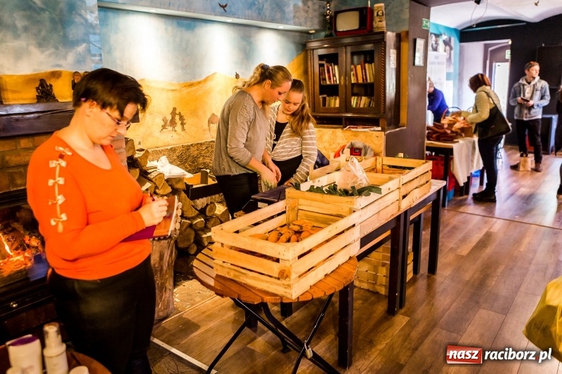 Zdjęcie w galerii na portalu naszraciborz.pl: Na Końcu Świata znów królowała ekologiczna żywność  wiadomości z regionu