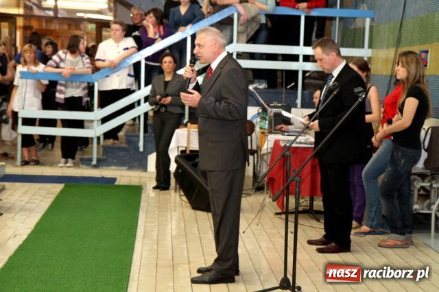 Zdjęcie w galerii na portalu naszraciborz.pl: Pływanie: mistrzostwa szkół podsumowanie wiadomości z regionu