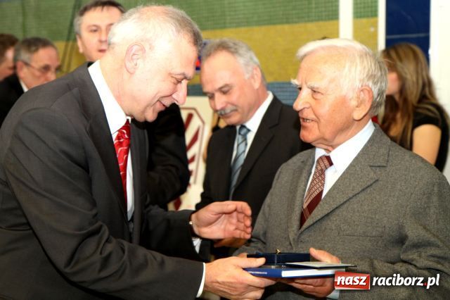 Zdjęcie w galerii na portalu naszraciborz.pl: Pływanie: mistrzostwa szkół podsumowanie wiadomości z regionu