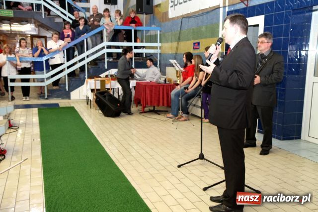 Zdjęcie w galerii na portalu naszraciborz.pl: Pływanie: mistrzostwa szkół podsumowanie wiadomości z regionu