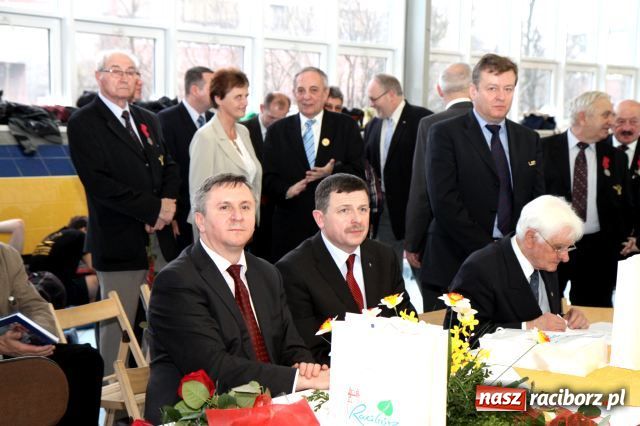 Zdjęcie w galerii na portalu naszraciborz.pl: Pływanie: mistrzostwa szkół podsumowanie wiadomości z regionu