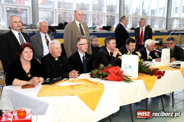 Zdjęcie w galerii na portalu naszraciborz.pl: Pływanie: mistrzostwa szkół podsumowanie wiadomości z regionu