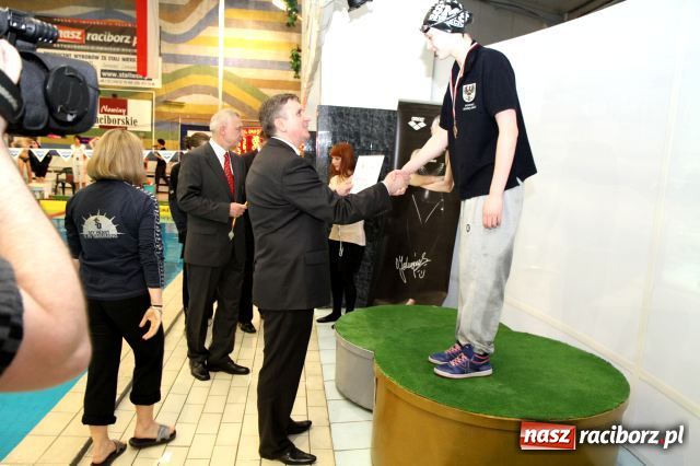 Zdjęcie w galerii na portalu naszraciborz.pl: Pływanie: mistrzostwa szkół podsumowanie wiadomości z regionu