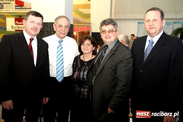 Zdjęcie w galerii na portalu naszraciborz.pl: Pływanie: mistrzostwa szkół podsumowanie wiadomości z regionu