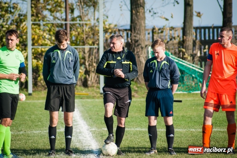 Zdjęcie w galerii na portalu naszraciborz.pl: B klasa: Owsiszcze bez pomysłu na grę poległy w starciu z Adamowicami wiadomości z regionu