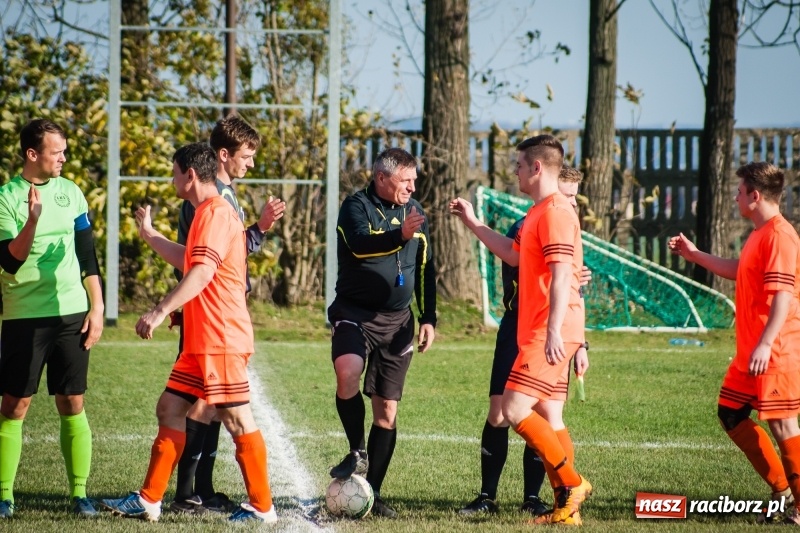 Zdjęcie w galerii na portalu naszraciborz.pl: B klasa: Owsiszcze bez pomysłu na grę poległy w starciu z Adamowicami wiadomości z regionu