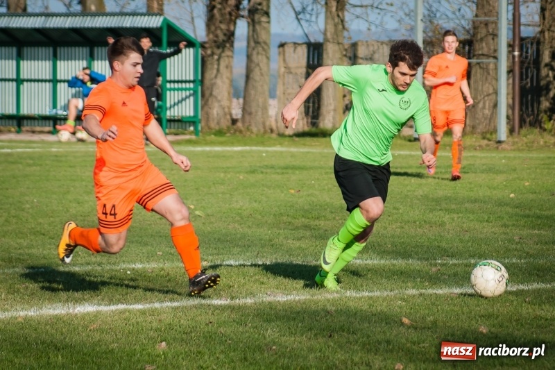 Zdjęcie w galerii na portalu naszraciborz.pl: B klasa: Owsiszcze bez pomysłu na grę poległy w starciu z Adamowicami wiadomości z regionu