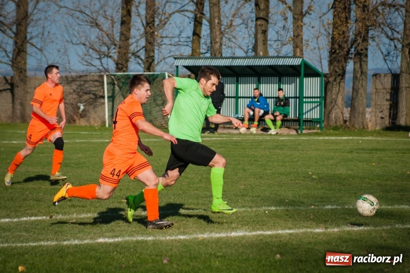 Zdjęcie w galerii na portalu naszraciborz.pl: B klasa: Owsiszcze bez pomysłu na grę poległy w starciu z Adamowicami wiadomości z regionu