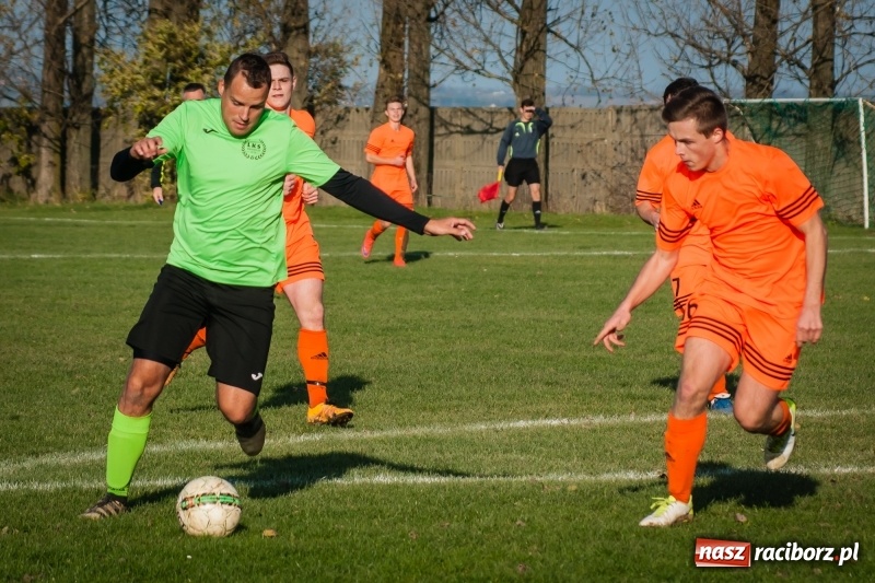 Zdjęcie w galerii na portalu naszraciborz.pl: B klasa: Owsiszcze bez pomysłu na grę poległy w starciu z Adamowicami wiadomości z regionu