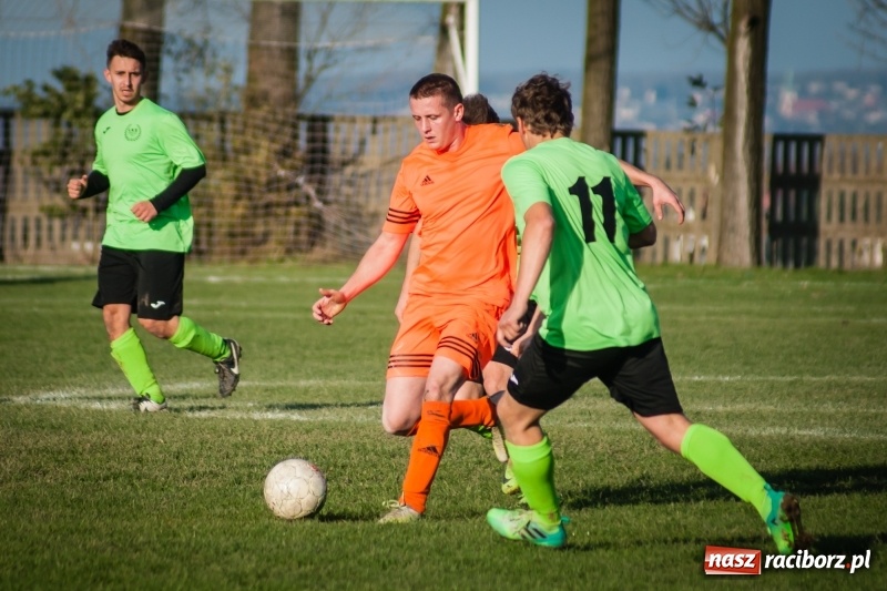 Zdjęcie w galerii na portalu naszraciborz.pl: B klasa: Owsiszcze bez pomysłu na grę poległy w starciu z Adamowicami wiadomości z regionu
