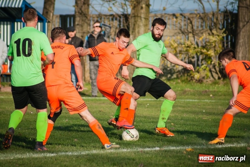 Zdjęcie w galerii na portalu naszraciborz.pl: B klasa: Owsiszcze bez pomysłu na grę poległy w starciu z Adamowicami wiadomości z regionu