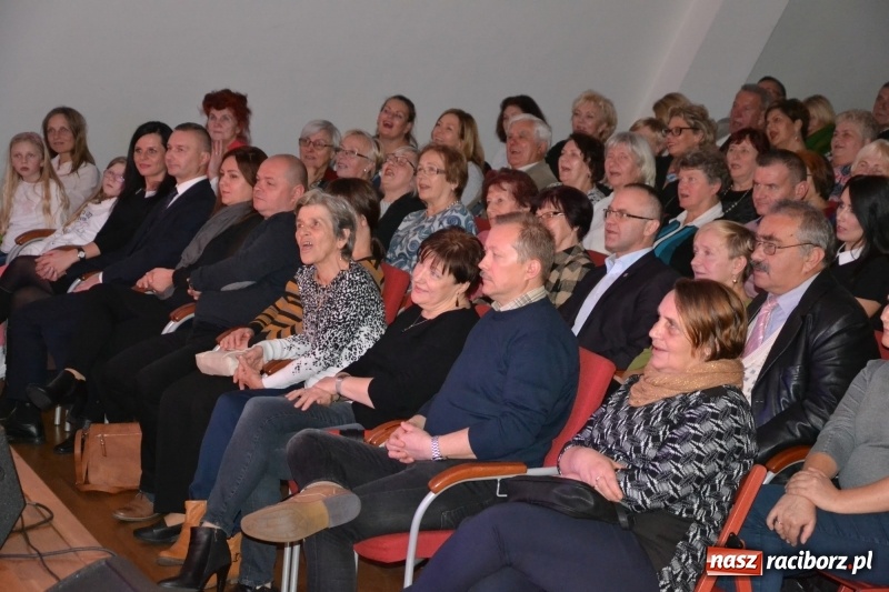Zdjęcie w galerii na portalu naszraciborz.pl: Trzej tenorzy zaśpiewali na Zamku Piastowskim  wiadomości z regionu