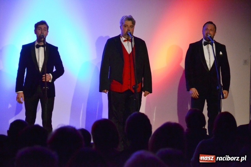 Zdjęcie w galerii na portalu naszraciborz.pl: Trzej tenorzy zaśpiewali na Zamku Piastowskim  wiadomości z regionu
