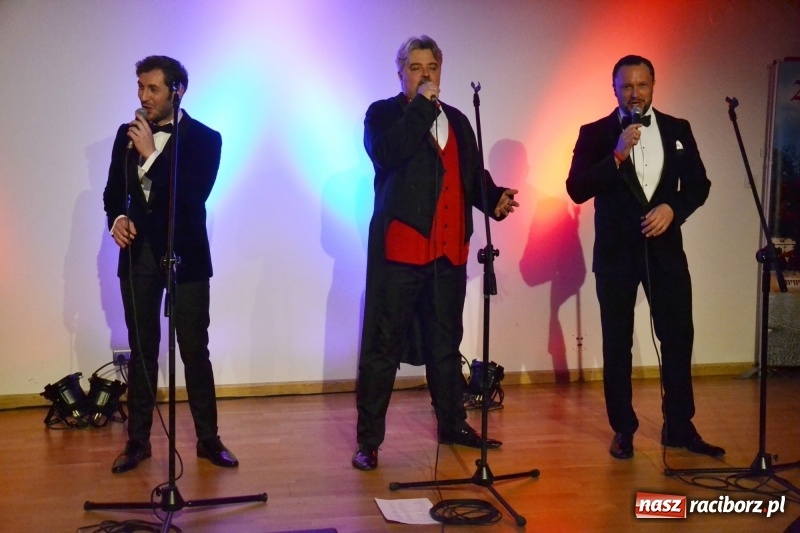 Zdjęcie w galerii na portalu naszraciborz.pl: Trzej tenorzy zaśpiewali na Zamku Piastowskim  wiadomości z regionu