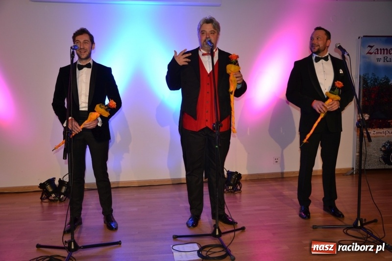 Zdjęcie w galerii na portalu naszraciborz.pl: Trzej tenorzy zaśpiewali na Zamku Piastowskim  wiadomości z regionu
