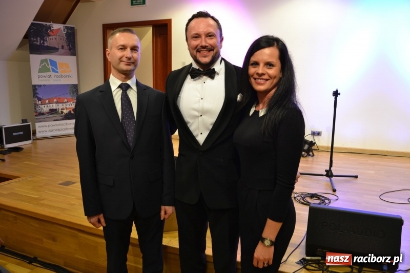 Zdjęcie w galerii na portalu naszraciborz.pl: Trzej tenorzy zaśpiewali na Zamku Piastowskim  wiadomości z regionu