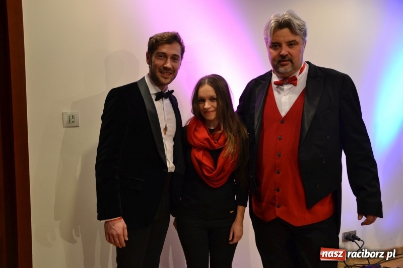 Zdjęcie w galerii na portalu naszraciborz.pl: Trzej tenorzy zaśpiewali na Zamku Piastowskim  wiadomości z regionu