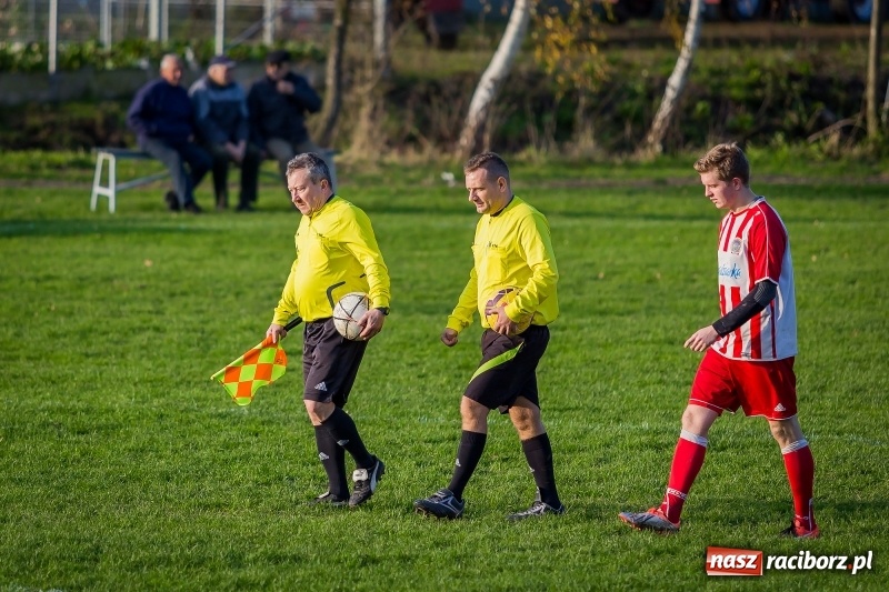 Zdjęcie w galerii na portalu naszraciborz.pl: Leszek Nieckarz bohaterem Pawłowa. Rezerwy Przyszłości Rogów nie zdołały odwrócić losów meczu  wiadomości z regionu