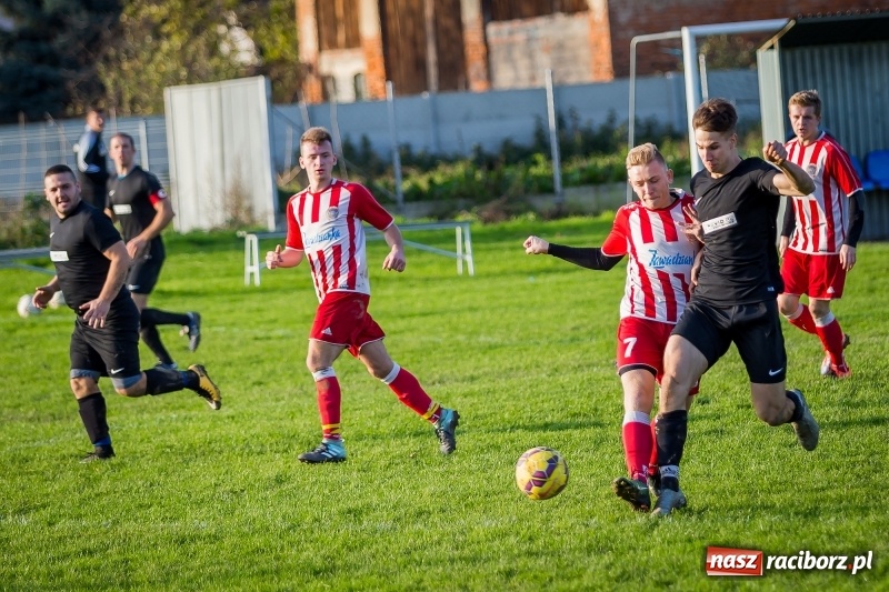 Zdjęcie w galerii na portalu naszraciborz.pl: Leszek Nieckarz bohaterem Pawłowa. Rezerwy Przyszłości Rogów nie zdołały odwrócić losów meczu  wiadomości z regionu