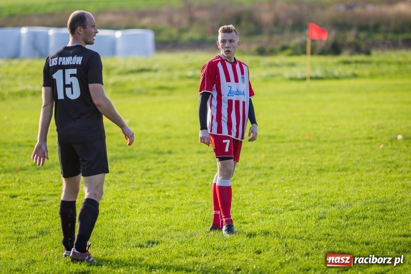 Zdjęcie w galerii na portalu naszraciborz.pl: Leszek Nieckarz bohaterem Pawłowa. Rezerwy Przyszłości Rogów nie zdołały odwrócić losów meczu  wiadomości z regionu