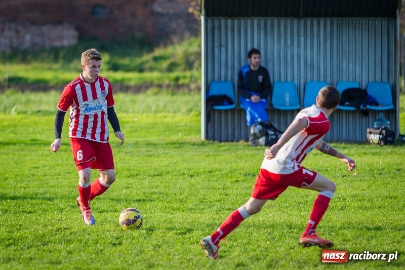 Zdjęcie w galerii na portalu naszraciborz.pl: Leszek Nieckarz bohaterem Pawłowa. Rezerwy Przyszłości Rogów nie zdołały odwrócić losów meczu  wiadomości z regionu