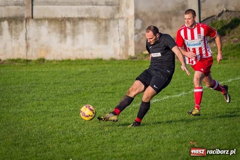 Zdjęcie w galerii na portalu naszraciborz.pl: Leszek Nieckarz bohaterem Pawłowa. Rezerwy Przyszłości Rogów nie zdołały odwrócić losów meczu  wiadomości z regionu