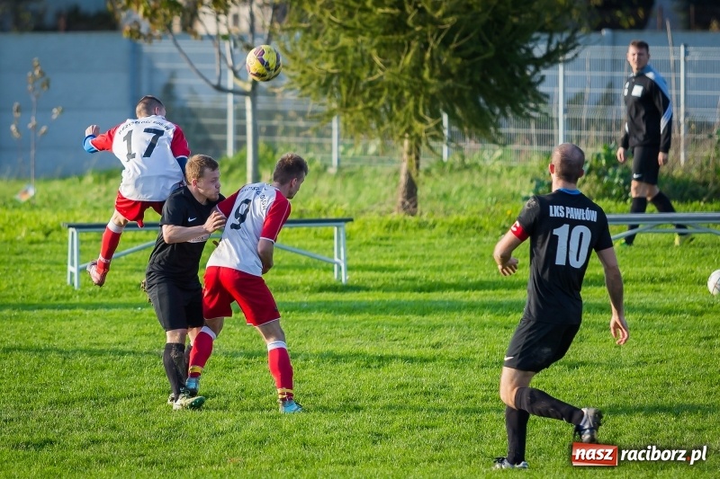 Zdjęcie w galerii na portalu naszraciborz.pl: Leszek Nieckarz bohaterem Pawłowa. Rezerwy Przyszłości Rogów nie zdołały odwrócić losów meczu  wiadomości z regionu