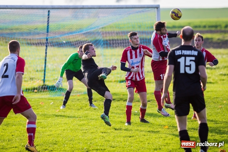 Zdjęcie w galerii na portalu naszraciborz.pl: Leszek Nieckarz bohaterem Pawłowa. Rezerwy Przyszłości Rogów nie zdołały odwrócić losów meczu  wiadomości z regionu