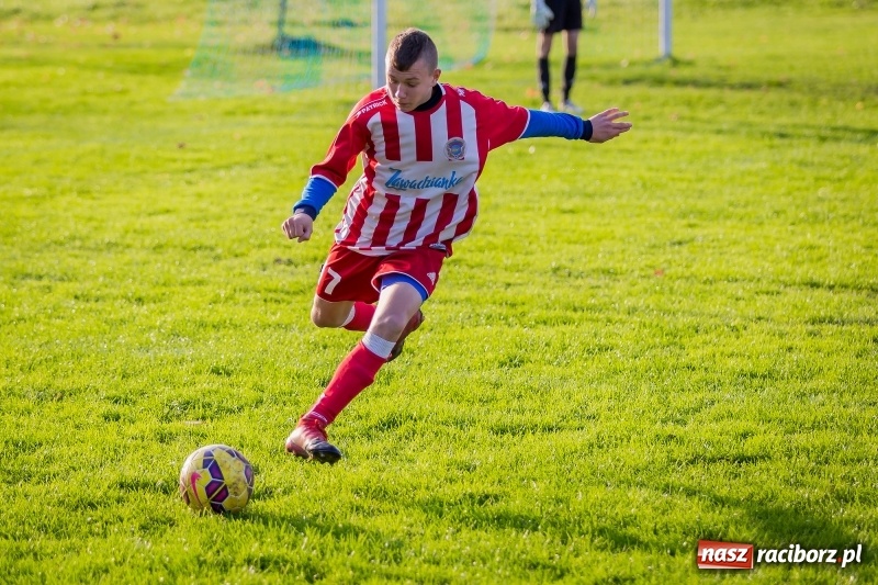 Zdjęcie w galerii na portalu naszraciborz.pl: Leszek Nieckarz bohaterem Pawłowa. Rezerwy Przyszłości Rogów nie zdołały odwrócić losów meczu  wiadomości z regionu
