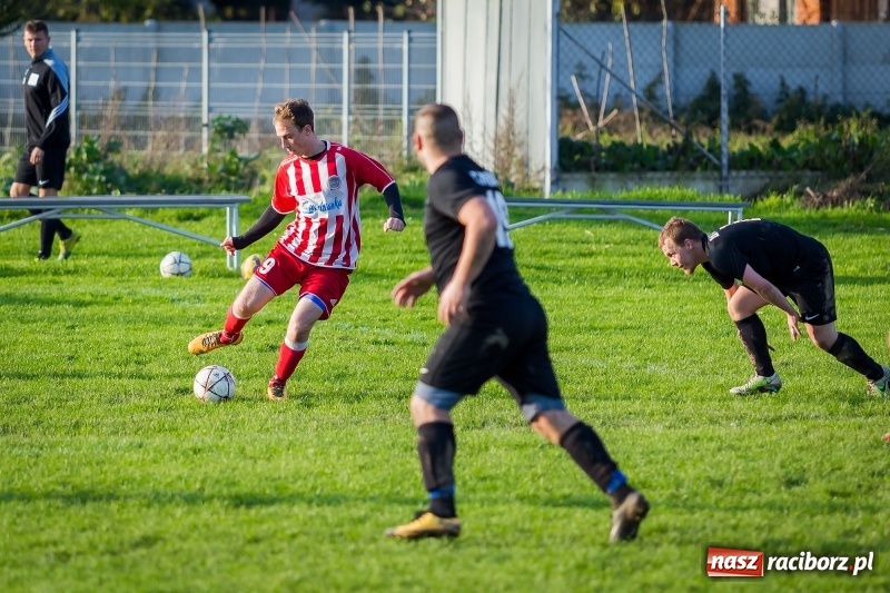 Zdjęcie w galerii na portalu naszraciborz.pl: Leszek Nieckarz bohaterem Pawłowa. Rezerwy Przyszłości Rogów nie zdołały odwrócić losów meczu  wiadomości z regionu