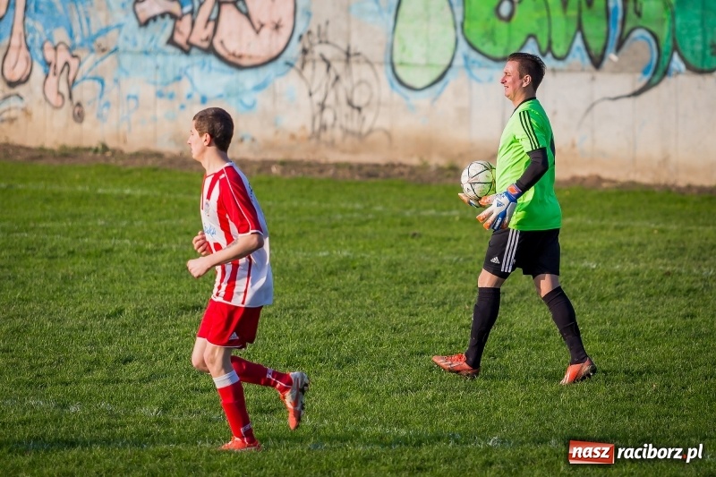 Zdjęcie w galerii na portalu naszraciborz.pl: Leszek Nieckarz bohaterem Pawłowa. Rezerwy Przyszłości Rogów nie zdołały odwrócić losów meczu  wiadomości z regionu