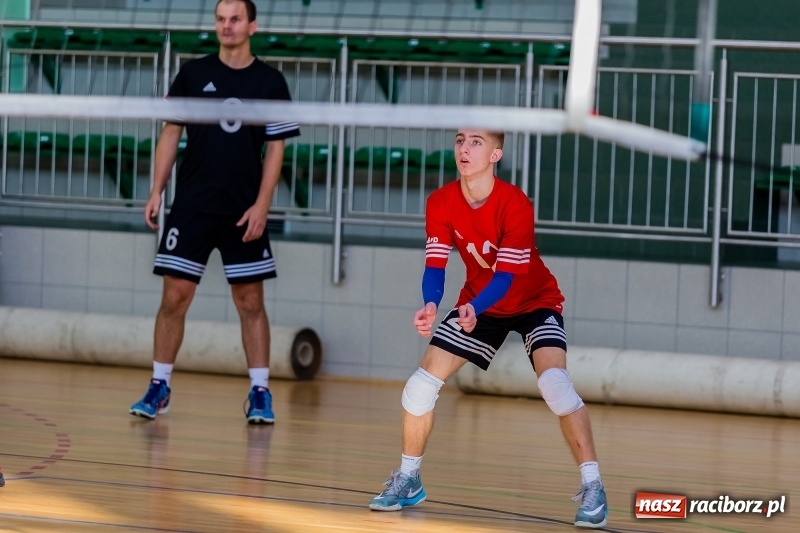 Zdjęcie w galerii na portalu naszraciborz.pl: JP Telebim RLPS: Jeden tie-break i sześć pewnych zwycięstw  wiadomości z regionu