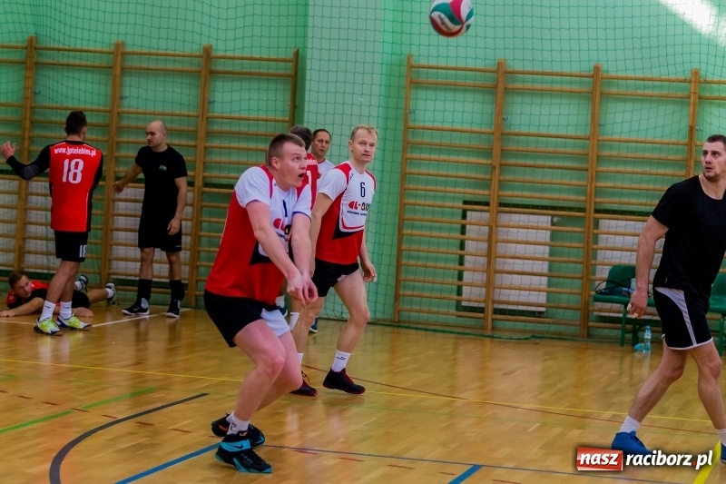 Zdjęcie w galerii na portalu naszraciborz.pl: JP Telebim RLPS: Jeden tie-break i sześć pewnych zwycięstw  wiadomości z regionu