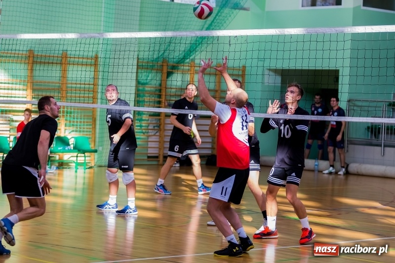 Zdjęcie w galerii na portalu naszraciborz.pl: JP Telebim RLPS: Jeden tie-break i sześć pewnych zwycięstw  wiadomości z regionu