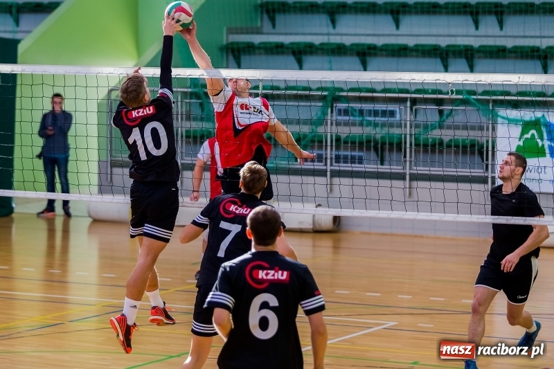 Zdjęcie w galerii na portalu naszraciborz.pl: JP Telebim RLPS: Jeden tie-break i sześć pewnych zwycięstw  wiadomości z regionu