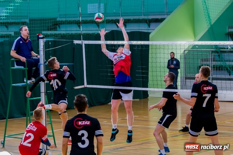 Zdjęcie w galerii na portalu naszraciborz.pl: JP Telebim RLPS: Jeden tie-break i sześć pewnych zwycięstw  wiadomości z regionu