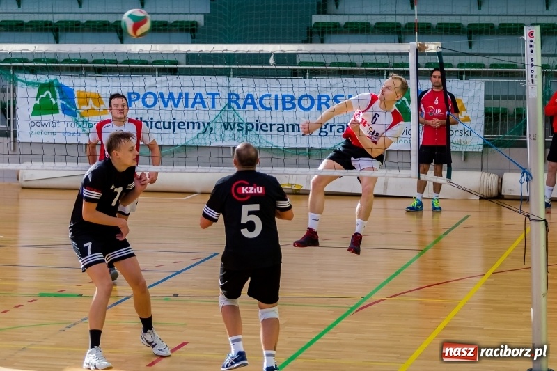 Zdjęcie w galerii na portalu naszraciborz.pl: JP Telebim RLPS: Jeden tie-break i sześć pewnych zwycięstw  wiadomości z regionu