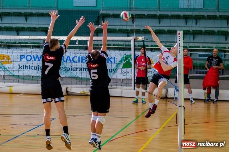 Zdjęcie w galerii na portalu naszraciborz.pl: JP Telebim RLPS: Jeden tie-break i sześć pewnych zwycięstw  wiadomości z regionu