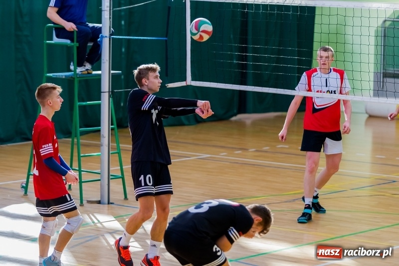 Zdjęcie w galerii na portalu naszraciborz.pl: JP Telebim RLPS: Jeden tie-break i sześć pewnych zwycięstw  wiadomości z regionu