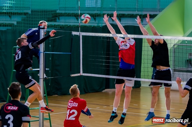 Zdjęcie w galerii na portalu naszraciborz.pl: JP Telebim RLPS: Jeden tie-break i sześć pewnych zwycięstw  wiadomości z regionu