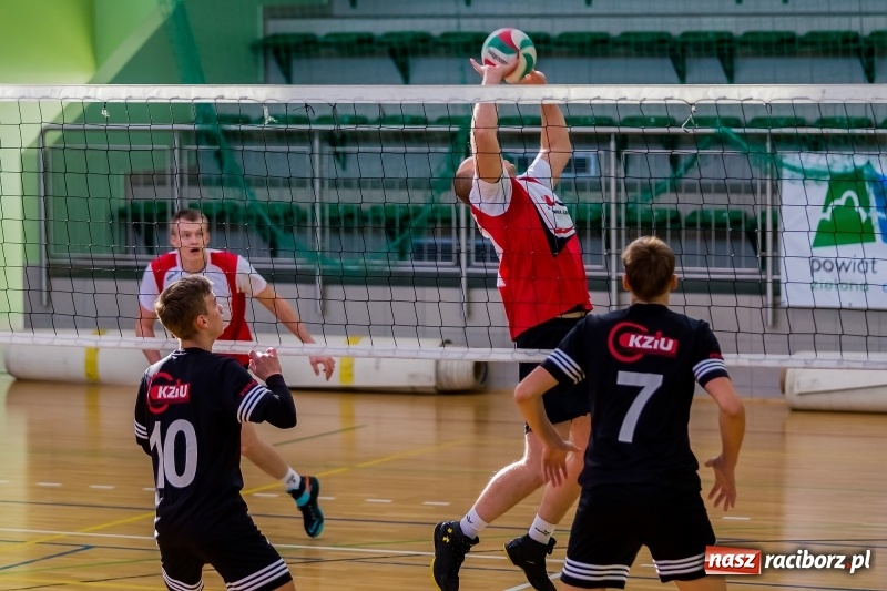 Zdjęcie w galerii na portalu naszraciborz.pl: JP Telebim RLPS: Jeden tie-break i sześć pewnych zwycięstw  wiadomości z regionu