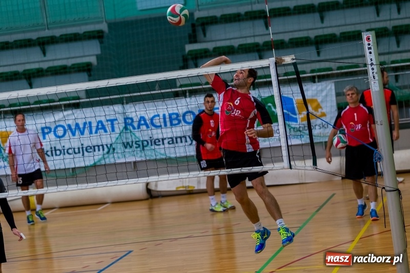 Zdjęcie w galerii na portalu naszraciborz.pl: JP Telebim RLPS: Jeden tie-break i sześć pewnych zwycięstw  wiadomości z regionu