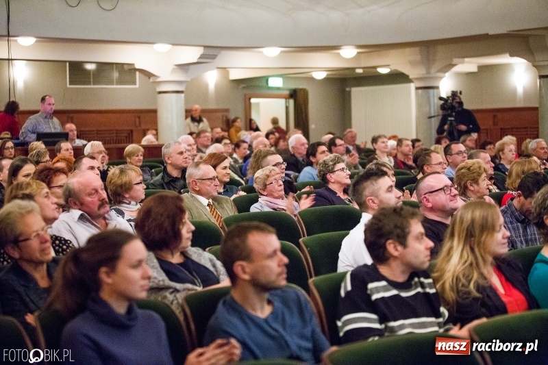 Zdjęcie w galerii na portalu naszraciborz.pl: Historyk, ale już powoli zabytek - w RCK odbyła się premiera filmu o Pawle Newerli  wiadomości z regionu