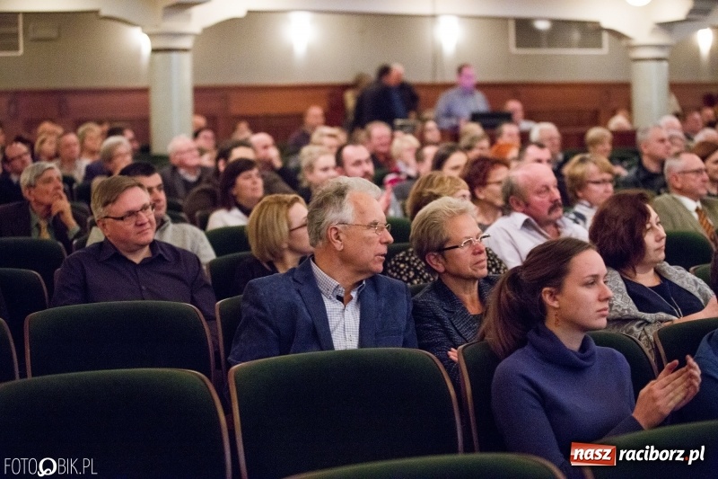 Zdjęcie w galerii na portalu naszraciborz.pl: Historyk, ale już powoli zabytek - w RCK odbyła się premiera filmu o Pawle Newerli  wiadomości z regionu