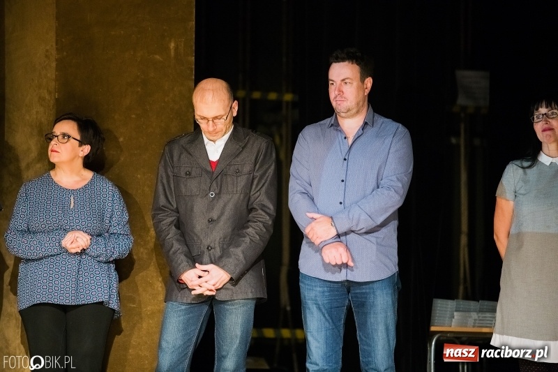 Zdjęcie w galerii na portalu naszraciborz.pl: Historyk, ale już powoli zabytek - w RCK odbyła się premiera filmu o Pawle Newerli  wiadomości z regionu