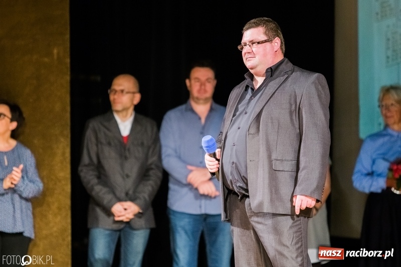 Zdjęcie w galerii na portalu naszraciborz.pl: Historyk, ale już powoli zabytek - w RCK odbyła się premiera filmu o Pawle Newerli  wiadomości z regionu