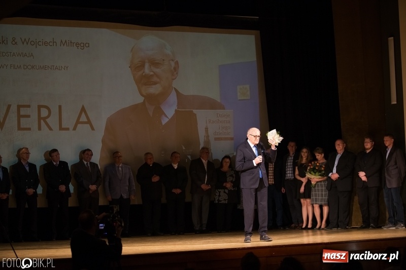 Zdjęcie w galerii na portalu naszraciborz.pl: Historyk, ale już powoli zabytek - w RCK odbyła się premiera filmu o Pawle Newerli  wiadomości z regionu