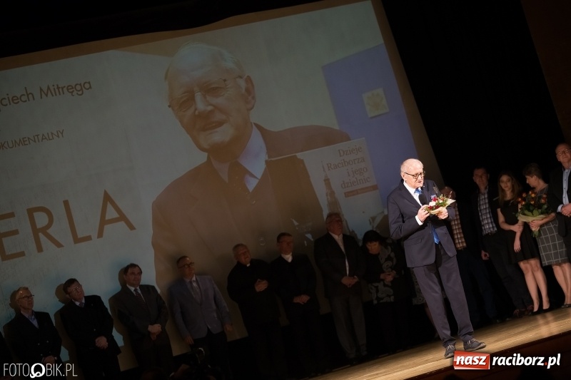 Zdjęcie w galerii na portalu naszraciborz.pl: Historyk, ale już powoli zabytek - w RCK odbyła się premiera filmu o Pawle Newerli  wiadomości z regionu