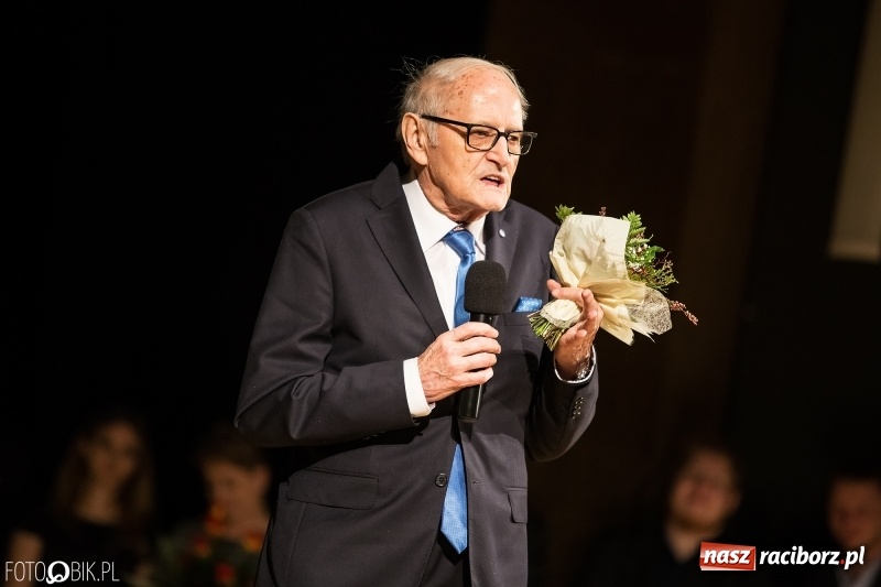 Zdjęcie w galerii na portalu naszraciborz.pl: Historyk, ale już powoli zabytek - w RCK odbyła się premiera filmu o Pawle Newerli  wiadomości z regionu
